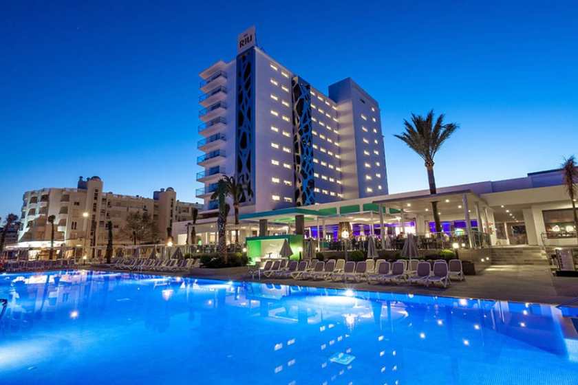 piscina-3-clubhotel-riu-costa-sol_tcm55-176792